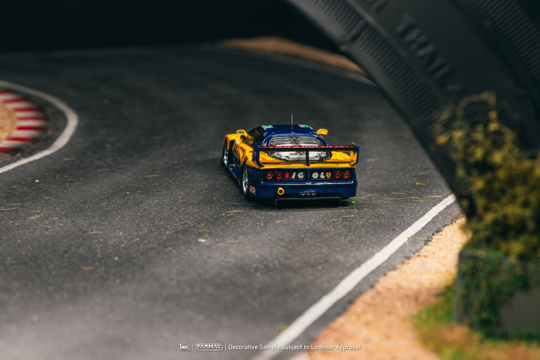 In Stock TW 1:64 Ferrari F40 G - огляд і ціна Die Cast Car 1 64